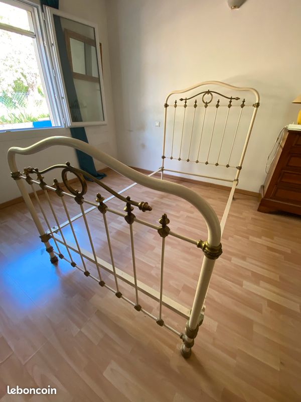 Lit ancien laiton (image 1)