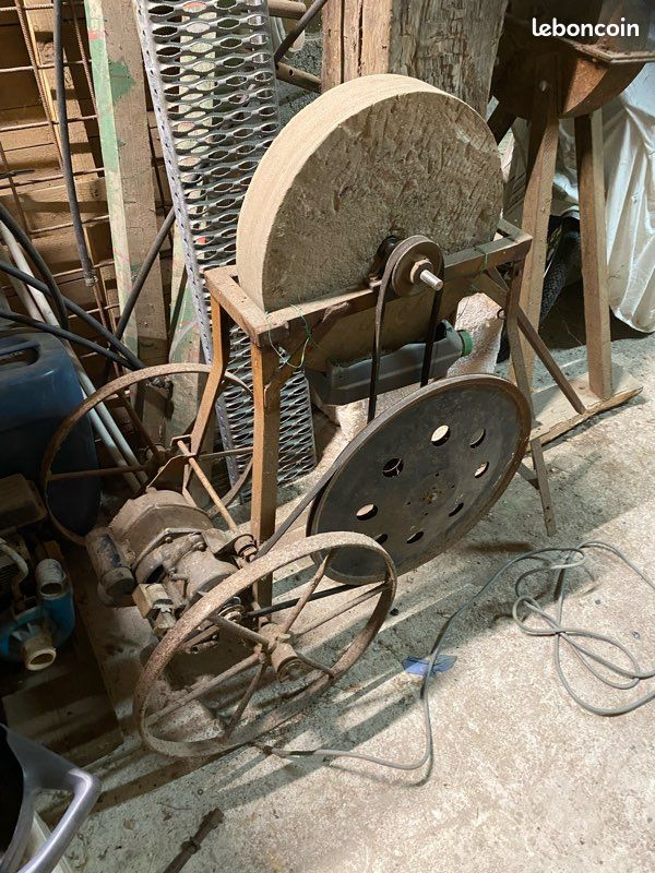 Meule à eau (image 1)