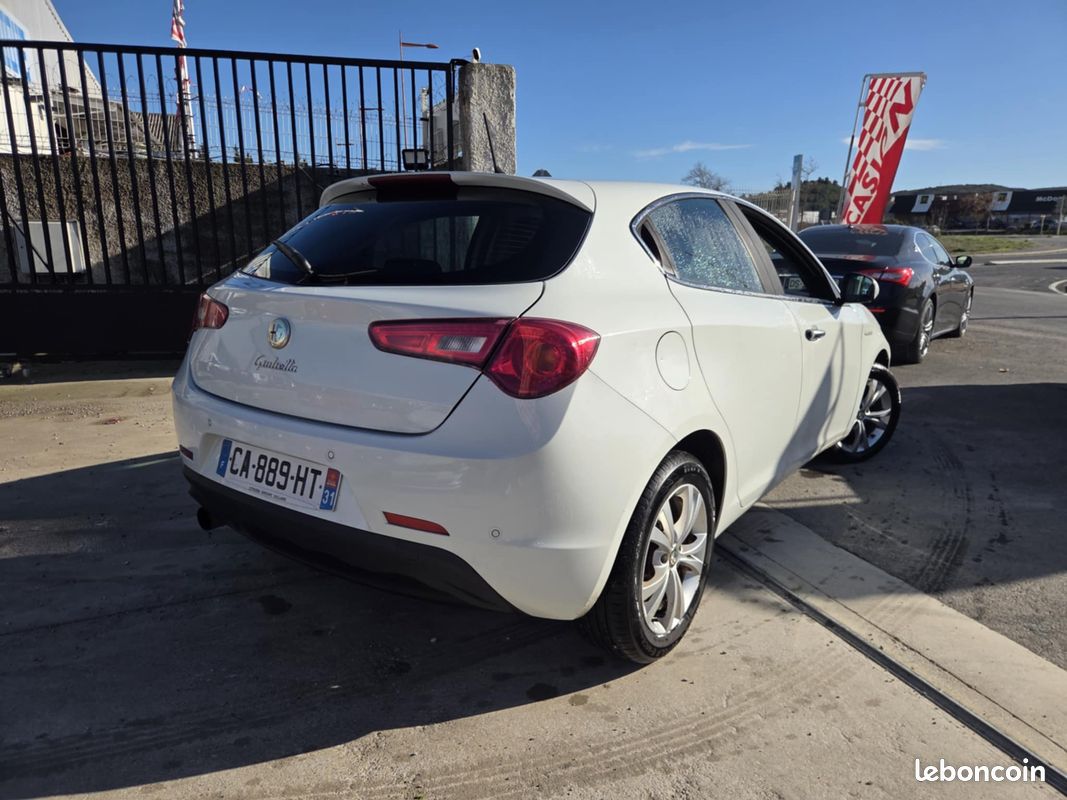 🚗 À VENDRE : Alfa Romeo Giulietta 1.6 JTD Multijet 105 ch (image 2)