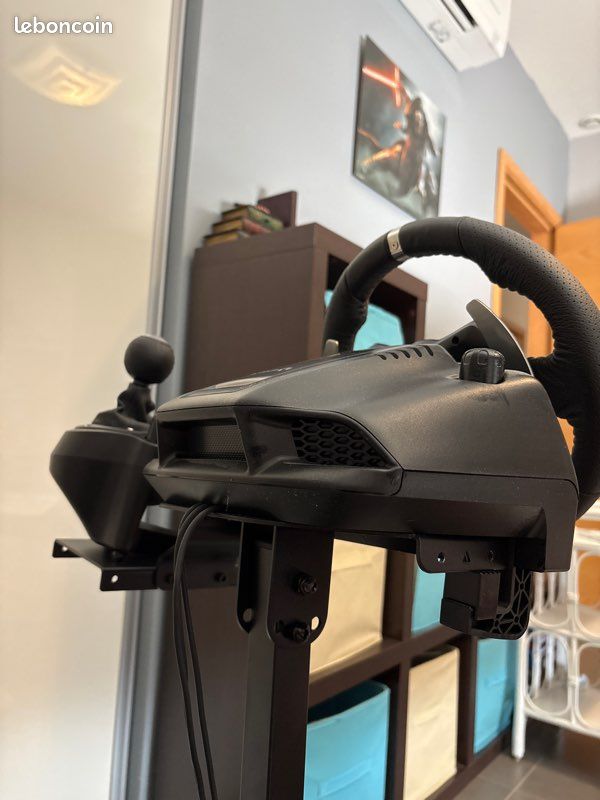 Simulateur de conduite G29 logitech avec Pedale , volant et levier de vitesse (image 4)