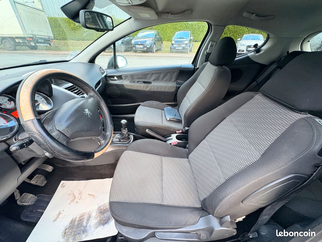 Peugeot 207 1.6 hdi90 premium 3p (image 7)