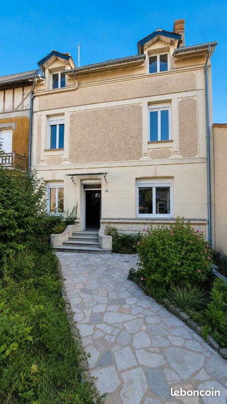 Maison 5 pièces 123 m² · à Javron-les-Chapelles · 123 m² · 71 000 €