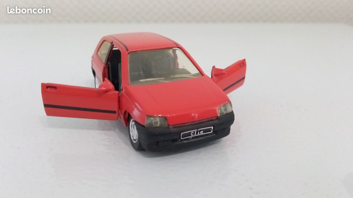Miniature Voiture Solido Hi-Fi 43 Renault Clio Rouge - Échelle 1:43, Occasion, Collection