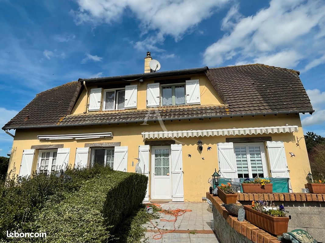 Maison 7 pièces 152 m² · à Gournay-en-Bray · 152 m² · 242 000 €