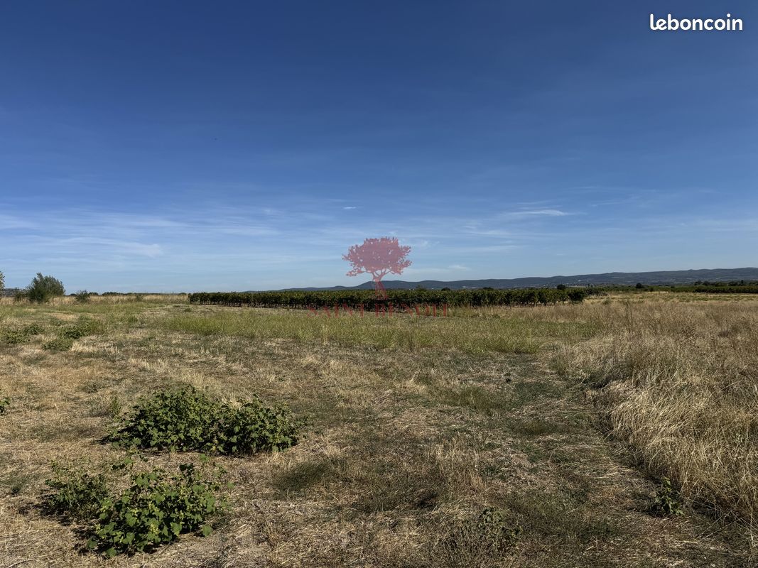 Terrain 624 m² · à Saint-Saturnin-de-Lucian · 624 m² · 122 000 €