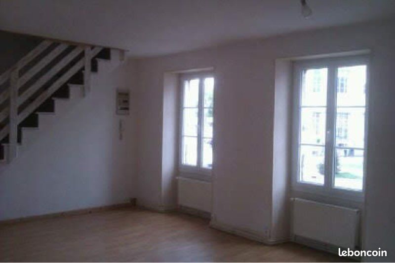 Appartement 3 pièces 90 m² · à Fontenay-le-Comte · 90 m² · 600 €/mois