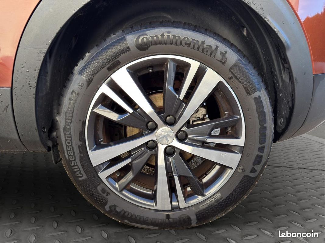 PEUGEOT 3008 1.2i PureTech 12V S&S - 130 II 2016 Allure PHASE 1 *DISTRIBUTION FAITE (image 24)