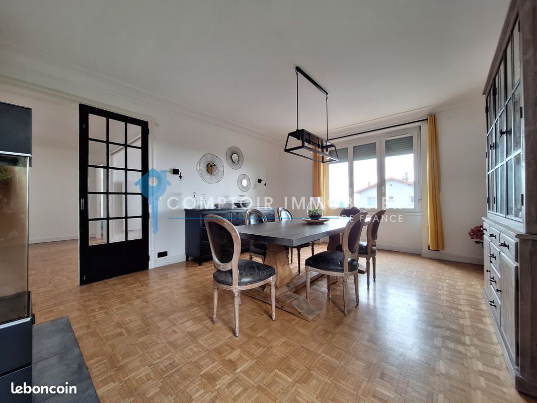 Maison 10 pièces 206 m² · à Puylaurens · 206 m² · 230 000 €