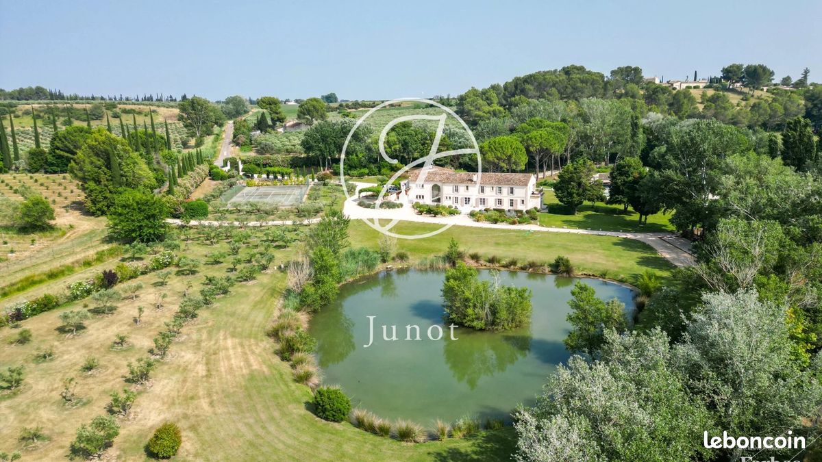 Maison 18 pièces 640 m² · à Arles · 640 m² · 6 900 000 €