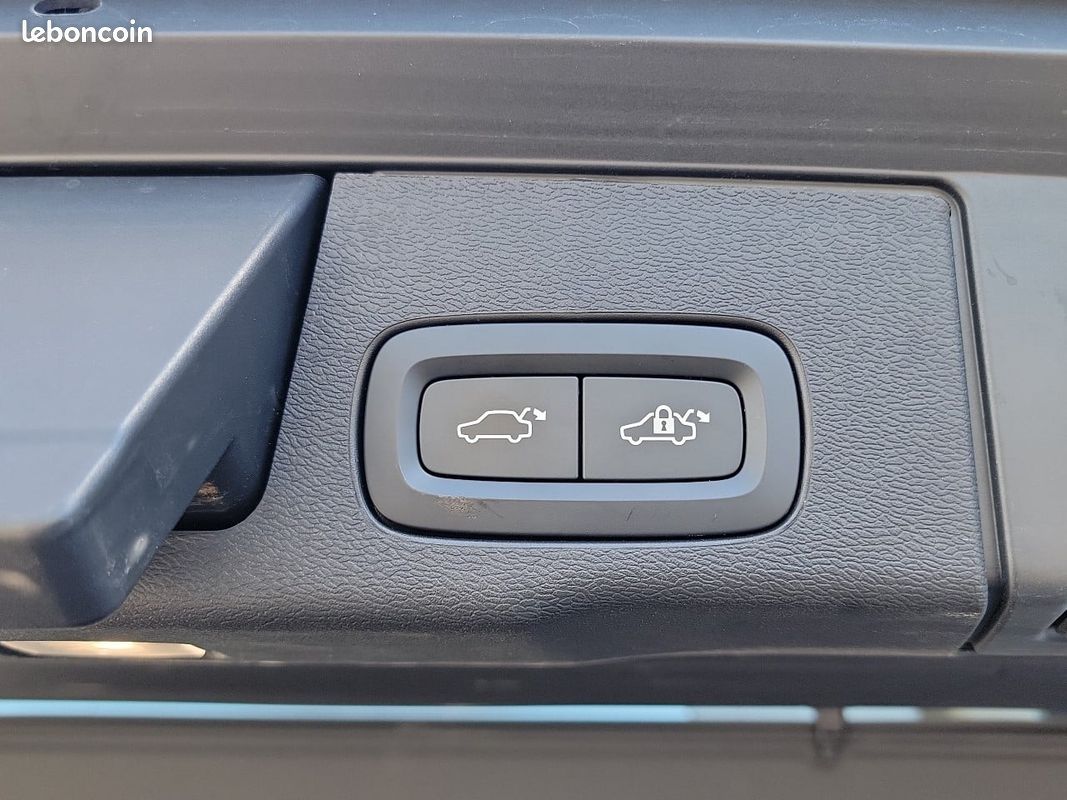 VOLVO XC60 T6 AWD Hybride rechargeable 253 ch+145 ch Geartronic 8 Ultra Style Dark (image 28)