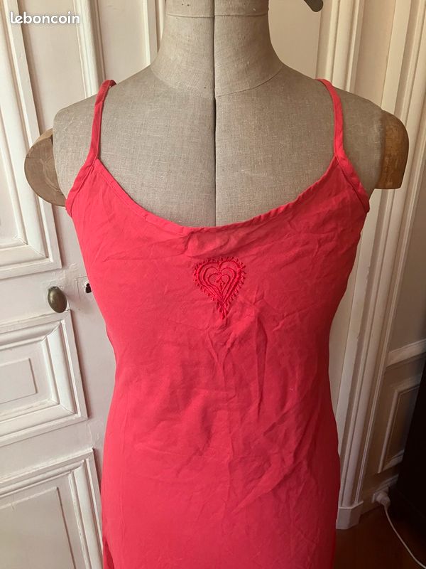 Robe longue rouge à fines bretelles taille L (image 2)