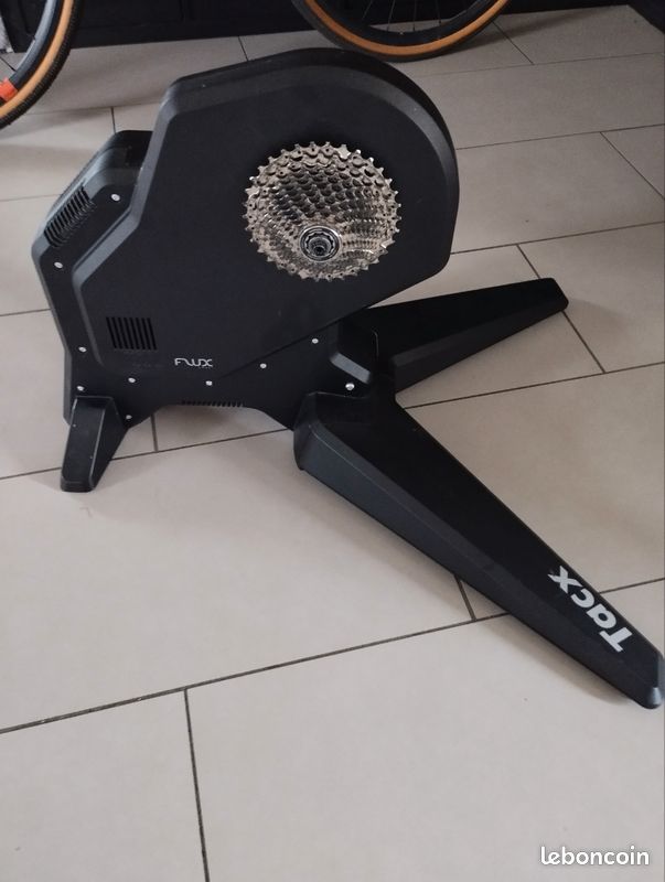 Home trainer tacx flux connecté Équipements vélos