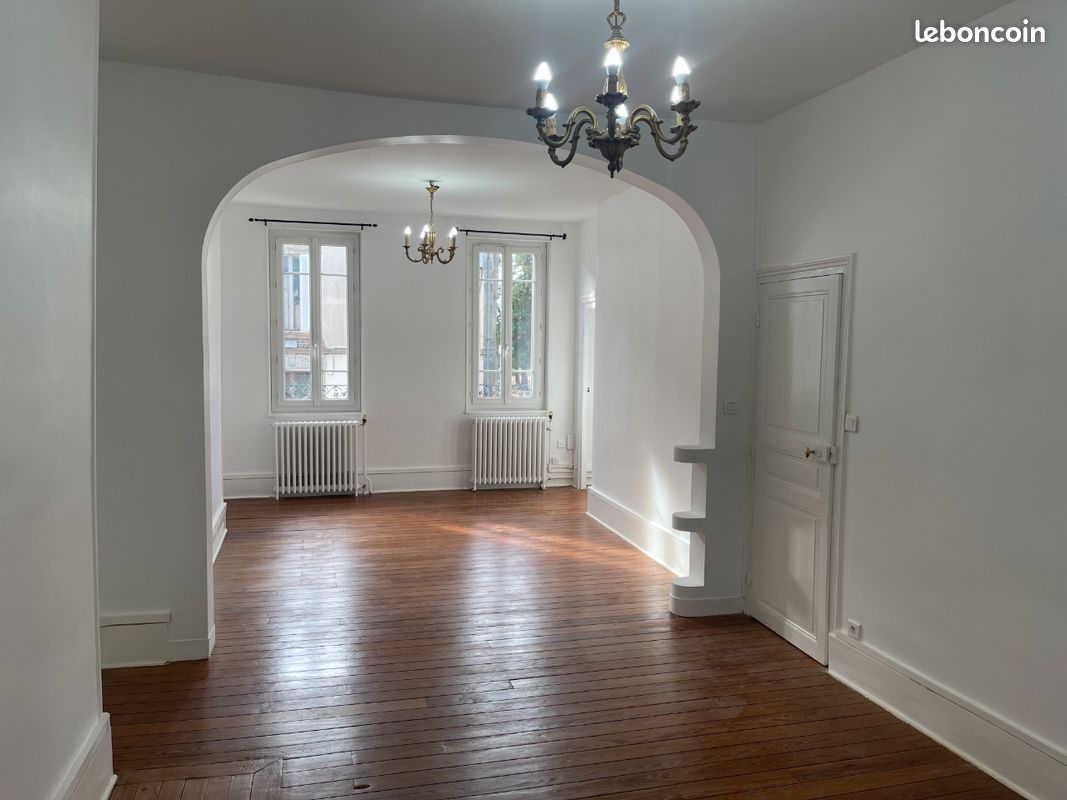 Appartement 5 pièces 96 m² · à Moulins · 96 m² · 795 €/mois