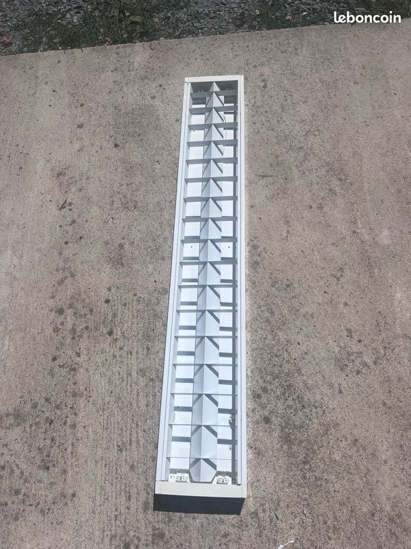 Réglette double LED (image 1)
