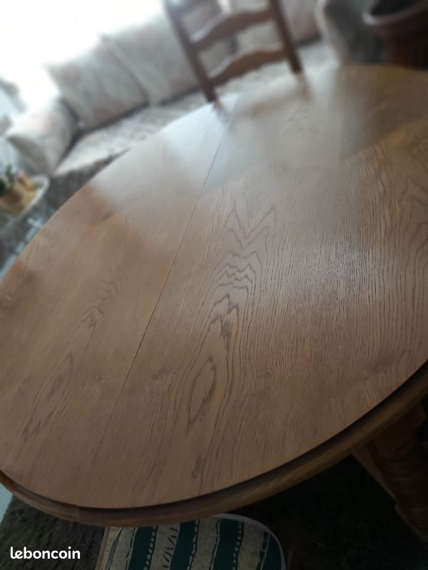 Table de salon en chêne (image 1)
