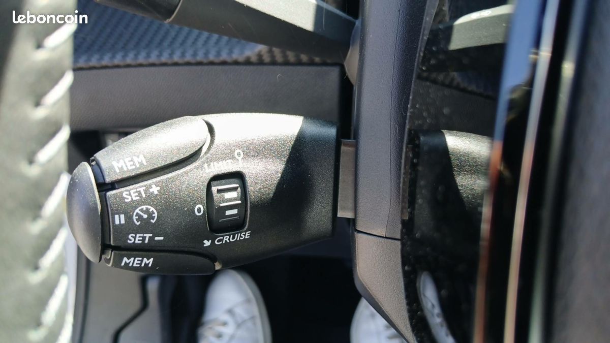 PEUGEOT 2008 Hybrid 110 e-DCS6 Edition (image 20)