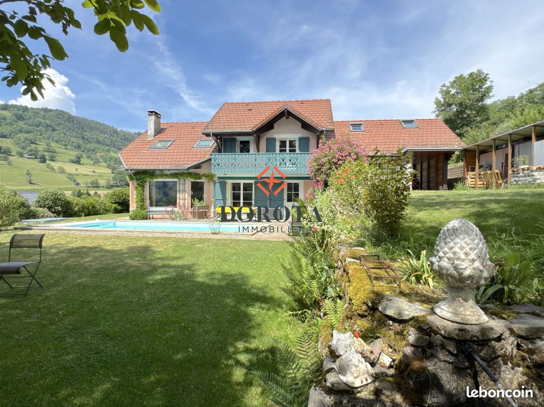 Maison 7 pièces 232 m² · à Theys · 232 m² · 680 000 €