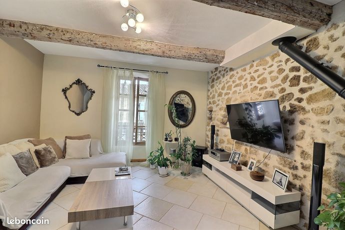 Maison de village t5 avec balcon et garage