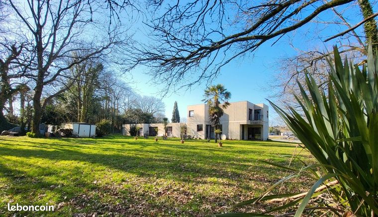 Maison 11 pièces 250 m²