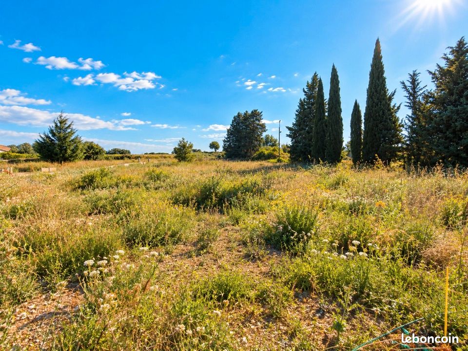 Terrain 550 m² · à Uzès · 83 000 €