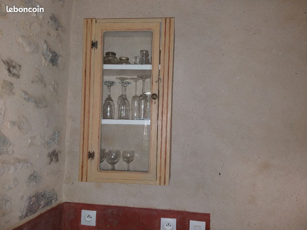 Meuble vitrine 42 x 20 H 76 (image 1)