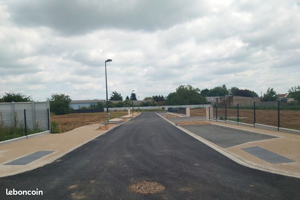 Terrain 783 m² · à Amilly · 89 900 €