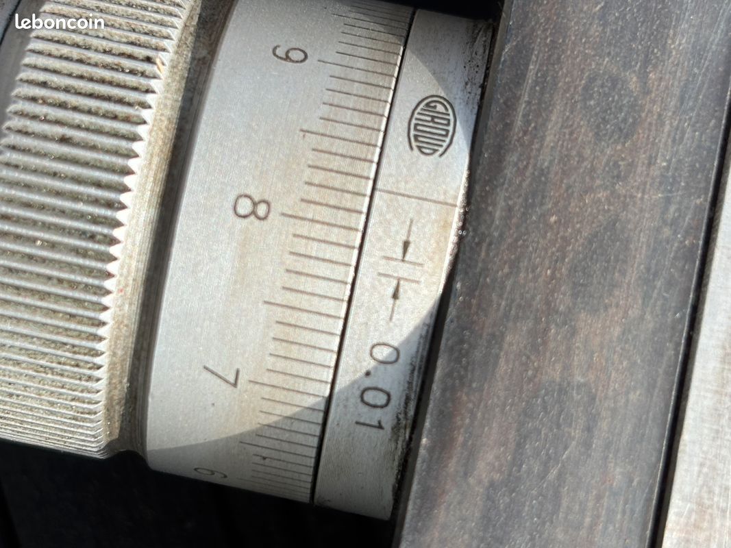 Table 1 axe (image 3)