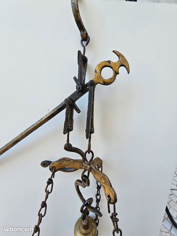 Ancienne balance romaine / balance à fléau en métal et laiton – décoration vintage (image 3)