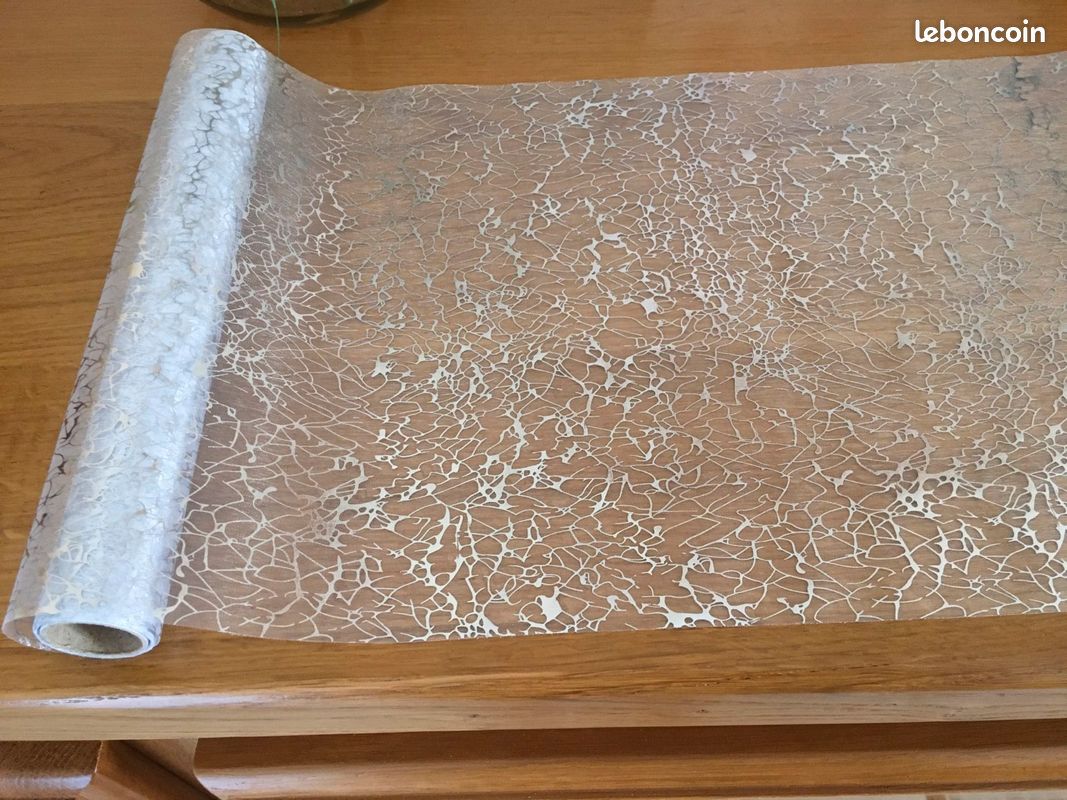Chemin de table argenté (image 1)