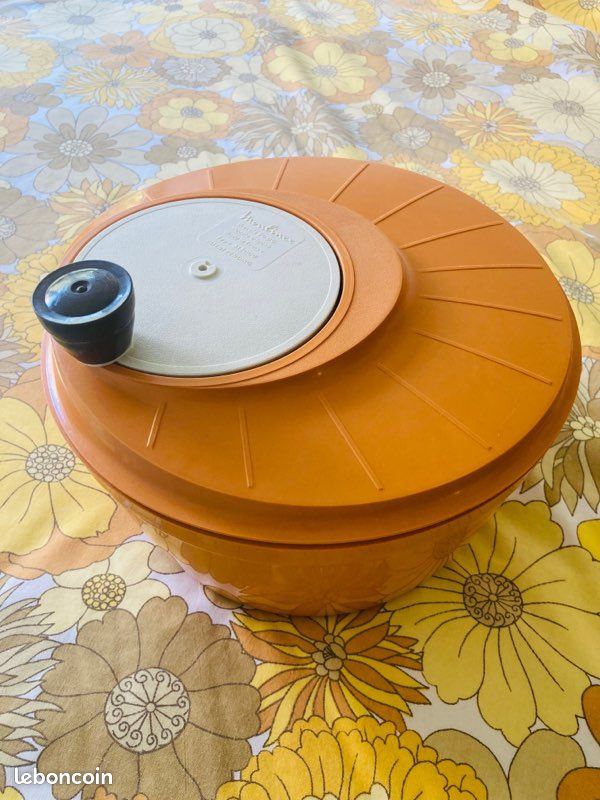 ESSOREUSE A SALADE MOULINEX ORANGE VINTAGE