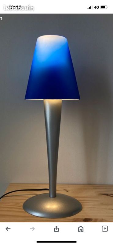 Paire de lampe vintage année 80/90 bleu cobalt abat jour en verre pied en métal gris