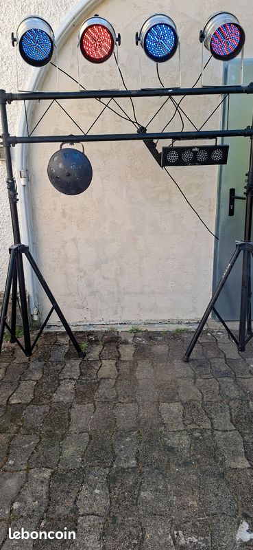 Éclairage scène DJ ou groupe (image 2)