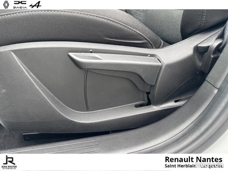 Renault Clio 1.6 E-Tech hybride 145ch Equilibre (image 6)