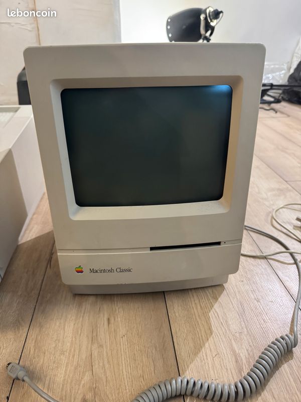 Macintosh Classic Apple (1990-1992) (image 2)