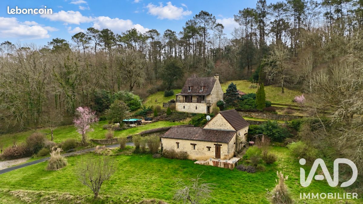Maison 7 pièces 185 m² · à Prats-de-Carlux · 185 m² · 370 000 €