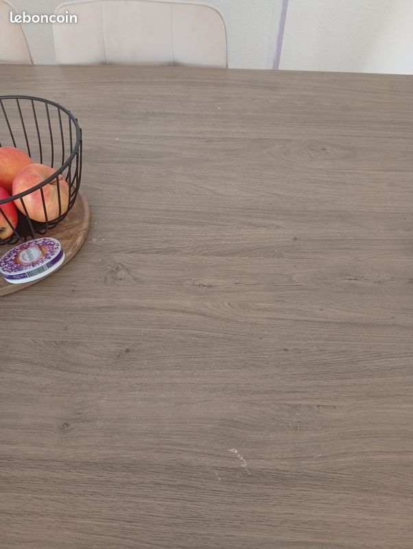Table en bois (image 2)