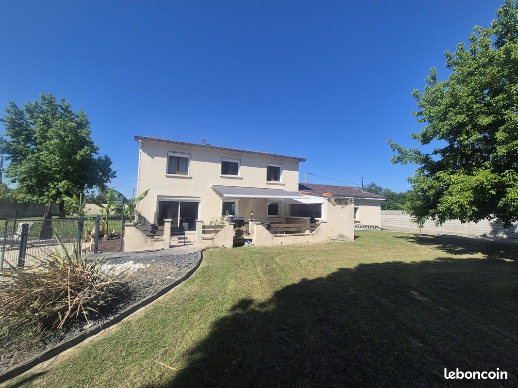 Maison 5 pièces 216 m² · à Nègrepelisse · 216 m² · 330 000 €