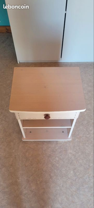 Table de nuit / Petit meuble (image 3)