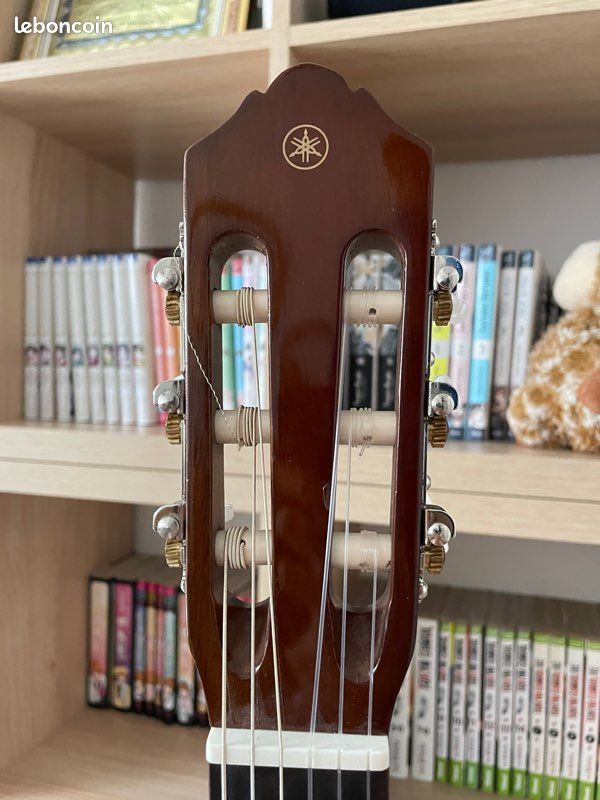 Guitare Yamaha (image 3)