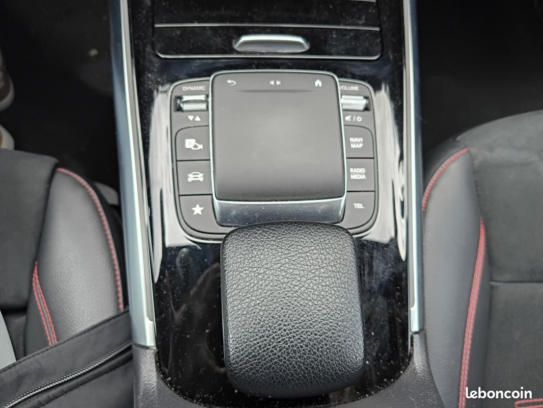 Mercedes Gla 2.0 200 D 150 ch Amg Line 8g-dct /GPS/Caméra de recul/Radar AV et AR/Attelage/Clim auto (image 21)