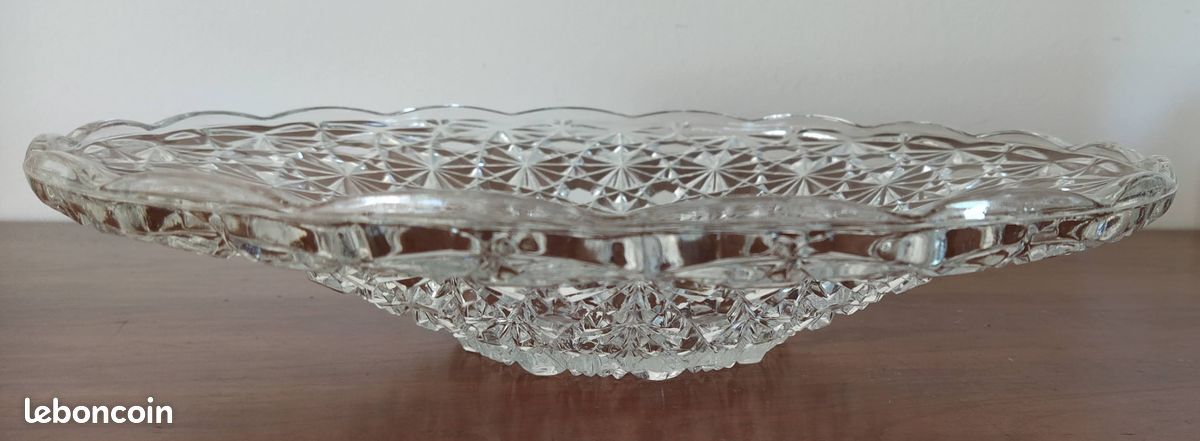 Coupe en verre taillé (image 1)