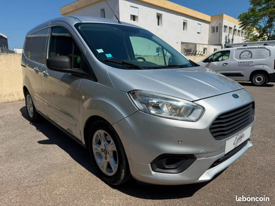 Ford Transit Courier 1.5 EcoBlue 100ch Carplay - Attelage - Pneus AR Neuf - Historique COMPLET (image 10)