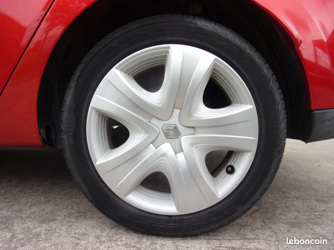 Renault Clio IV ESTATE dCi 90 Energy eco2 Dynamique 90g (image 14)