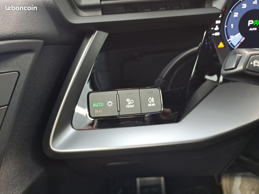 AUDI A3 Sportback 35 TFSI Mild Hybrid 150 S tronic 7 S Line (image 18)