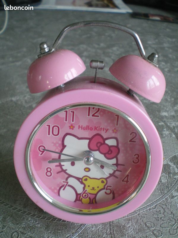 Réveil HELLO KITTY (image 1)