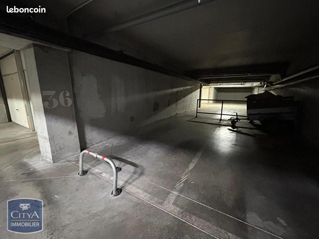 Parking Riom · 70 €/mois
