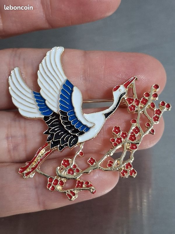 Broche grue du Japon et fleurs de prunier (image 3)