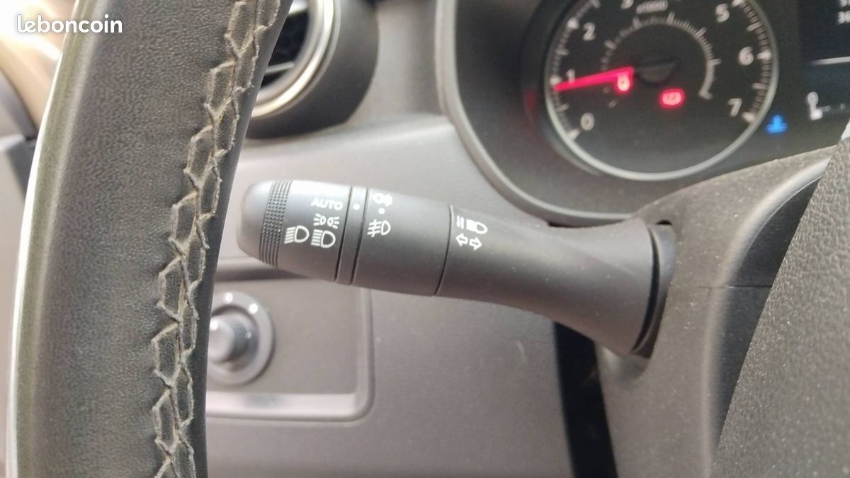 DACIA Duster Blue dCi 115 4x4 Prestige (image 19)