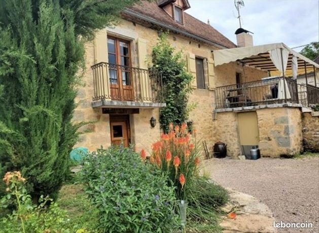 Maison 8 pièces 202 m²