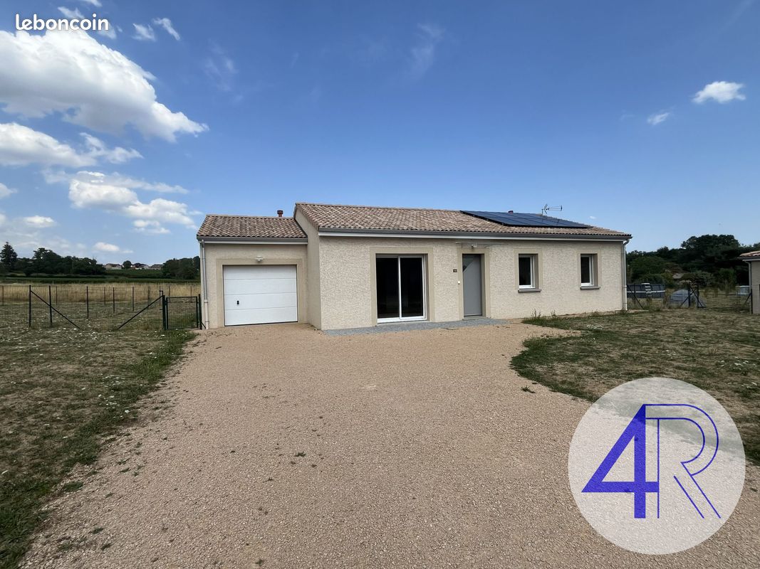 Maison 4 pièces 92 m² · à Saint-Amour-Bellevue · 92 m² · 1 303 €